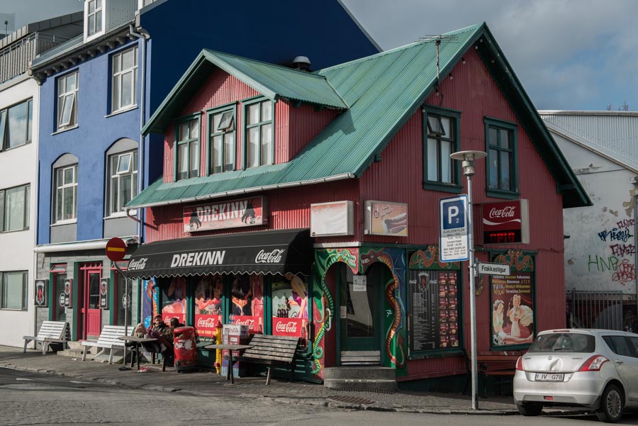 road trip islande reykjavik color street